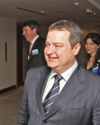 „Možda je bilo od Srbije poštenije tražiti da prizna nezavisnost Kosova nego da prizna državni integritet“: Dačić sa Fileom