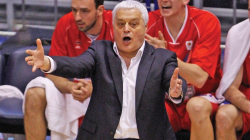 „Nisam  siguran ko je  gori, Zvezda  ili Partizan“: Miroslav  Nikolić