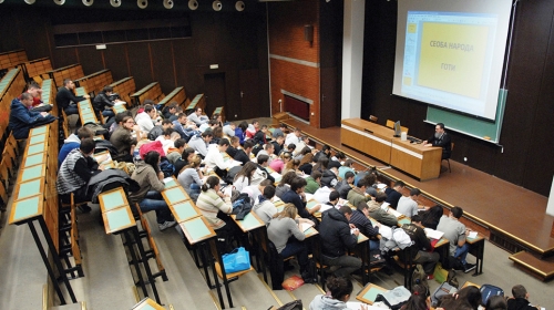 Cene su povećane  suprotno preporukama  Ministarstva obrazovanja