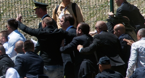 Napad na premijera Vučića u Potočarima Foto: Tanjug / Zoran Žestić i Srđan Ilić 11.7. | Foto: 