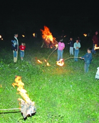 Petrovdanskim slavljem  završava se petrovski post  i počinje pričest vernika