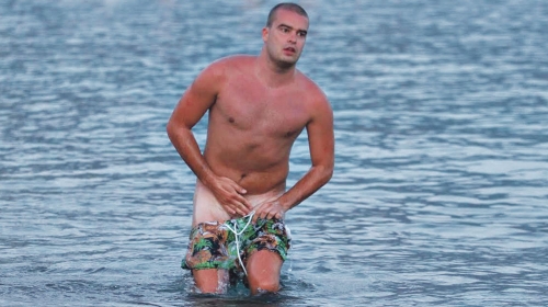 Može sve  u šaku da  mi stane
