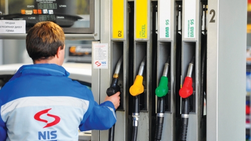 Čašica benzina više
