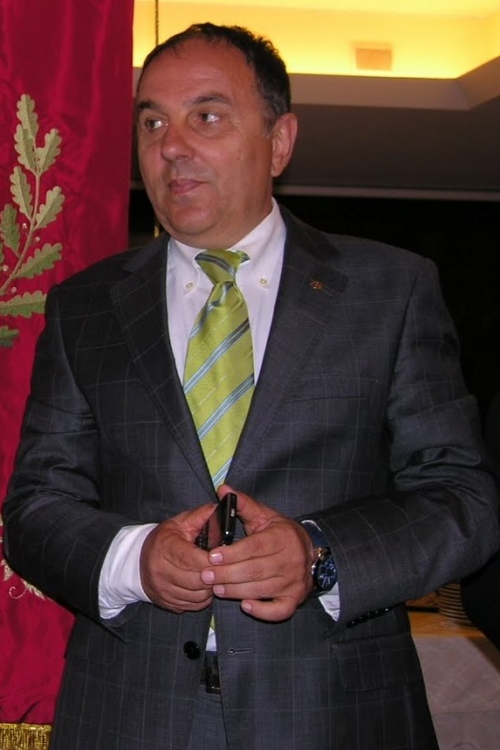 Barem nije hteo da  kupi diplomu, poput mnogih drugih: Lajović