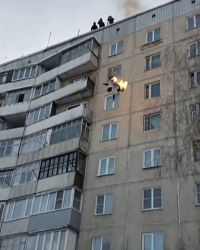 Ludi Rus se zapalio, pa skočio sa zgrade | Foto: Printscreen Youtube