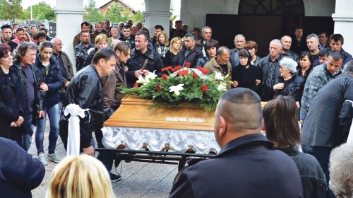 Čuružani se oprostili  od Dragana Glamočića