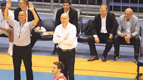 Srećom, Belošević ne  mora da nosi sako