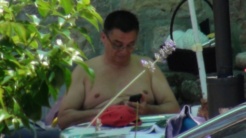 Eh, taj „Alo!“:  Bivši ministar  nakon kupanja  pisao i komentar  na tekst na  sajtu „Alo!“