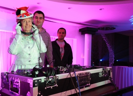 EVA RAS kao DJ
