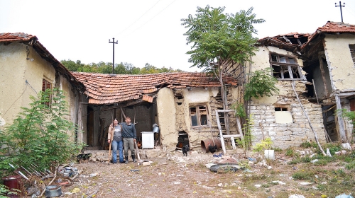 Zar im beda nije dovoljna?: Udžerica u kojoj žive Vučkovići