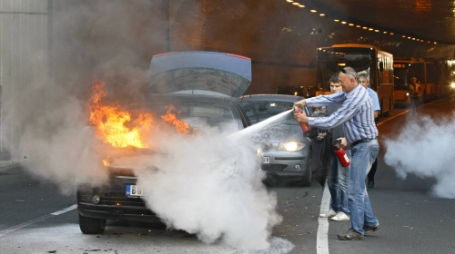 zapaljen automobil vatra zeleni venac požar