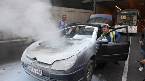 zapaljen automobil