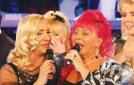 Zagrljaj samo za medije:  Vesna i  Zorica