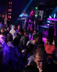 Neda Ukraden u klubu ''Cinema''