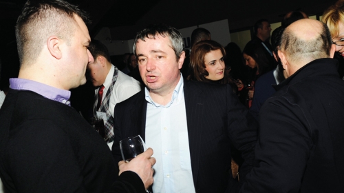 Samo gas  Srbina spasava:  Dušan Bajatović  u živoj raspravi