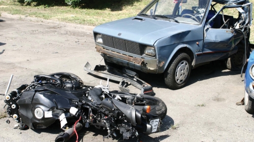 Dača je u udesu teško povredio ruku