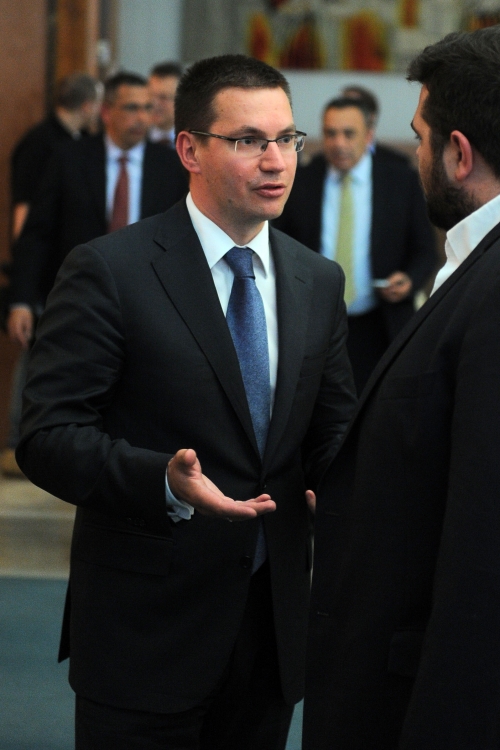 Vučić postrojio tajkune u Vladi!