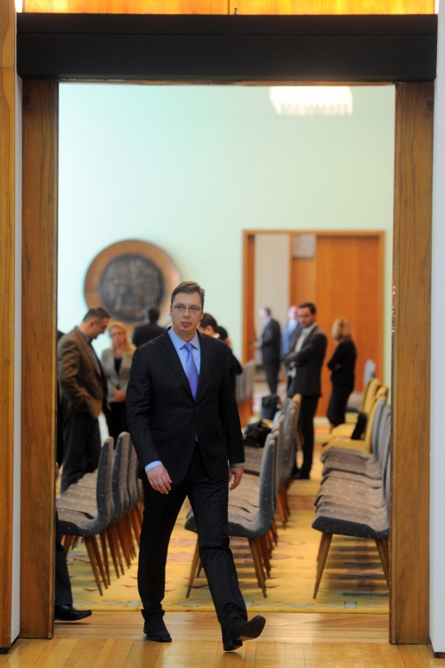 Vučić postrojio tajkune u Vladi!