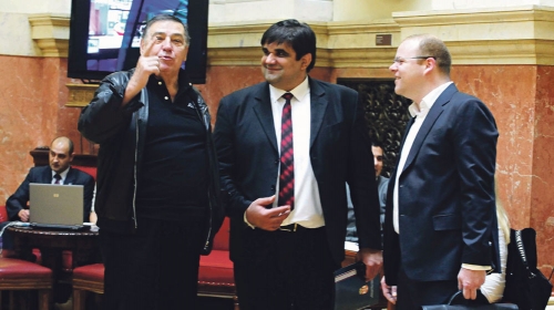 Pogled u nebesa:  Mrkonjić, Mirković  i Vukić