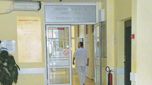 Nasilnik upao u   bolničku sobu i žrtvi  pretio tražeći da ne svedoči