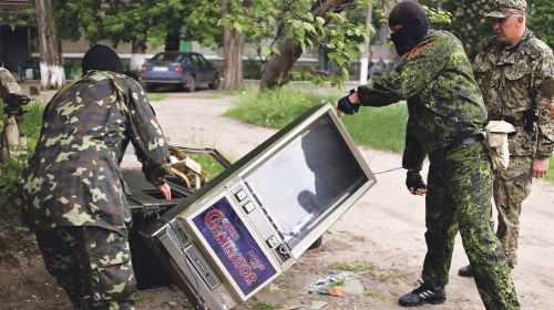 Uništavanje aparata  za poker u Slavjansku!