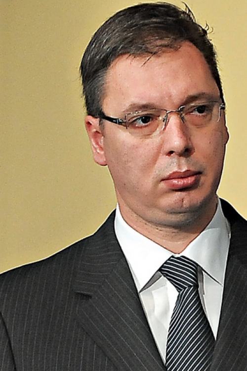 Misli na  sve, samo na  sebe ne: Vučić