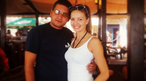 Jelena Gerbec bez šminke, ali sa prijateljem