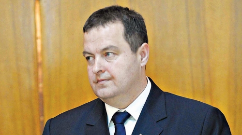 Prvi susret posle zahlađenja zbog Haga: Dačić