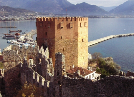 Alanja, crvena kula