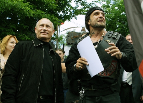 Putin i motorciklisti