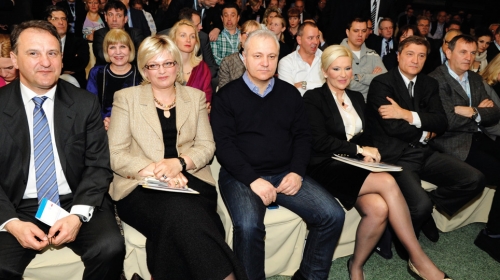 Ministar sakrio telefon, ali podesio vibraciju