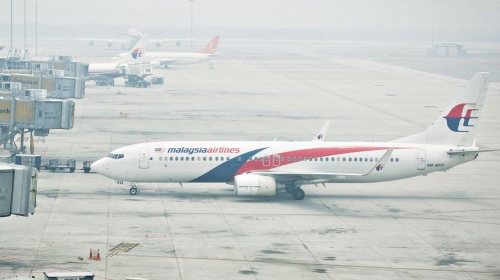 Sistemi za komunikaciju ugašeni u razmaku  od 14 minuta, što ukazuje na to da „boing 777“  sa 239 putnika nije imao tehnički kva