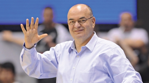 „Premijer nije ništa  pomogao Partizanu, a  stvara se utisak kako je  Vučić jedini pošteni  političar u zemlji”, ističe  trener