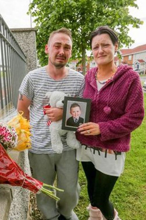 Neutešni roditelji na mestu nesreće