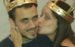 Na glavi je krunica