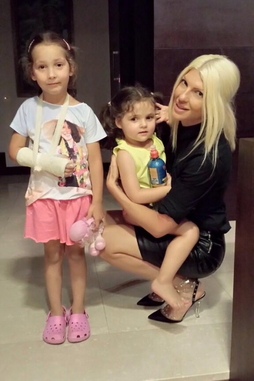 Atina, Nika i Jelena