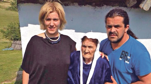 Uvek  šokira: Jelena  Golubović