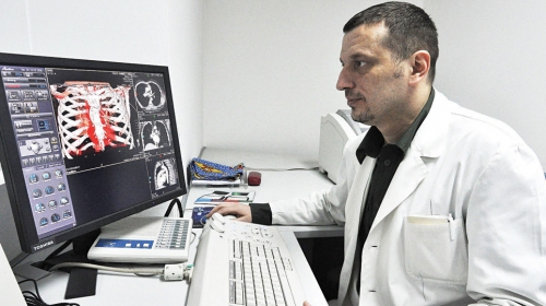 Neće dozvoliti da neko uprlja beli mantil: Radovanović