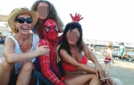 Superheroj s folk divom