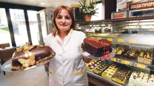 Jula Lazić, poslastičarka
