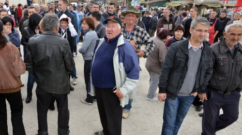 Revoltirano  oko 15.000 ljudi