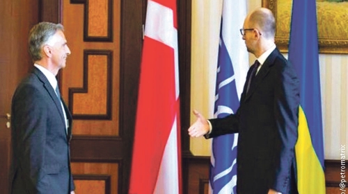 Premijer Arsenij Jacenjuk  i Didije Burkhalter