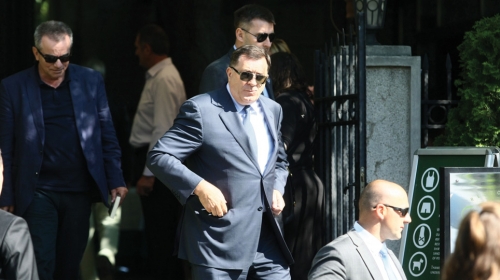 Taman da mi jedna  ostane i za posle