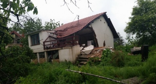 Strašno: Poplave probudile klizišta