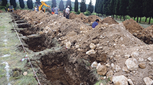 Počele su grupne  sahrane poginulih