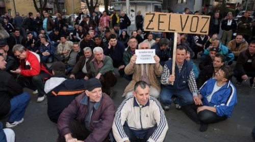 Radnici Želvoza u blokadi iz očajanja: Niko nije hteo ni da nas sasluša