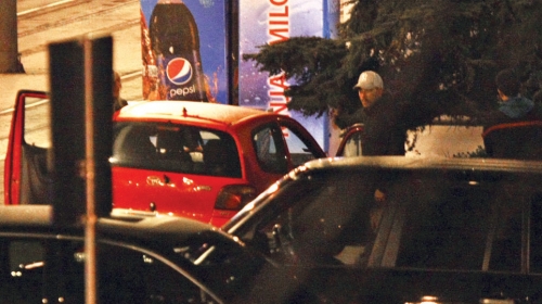 Ćertić napušta restoran...