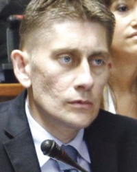 Aleksandar Martinović (SNS)  dovikivao je Marku Đurišiću (NDS): „Lopovi, lopovi!“. Ovaj  mu uzvratio istom merom