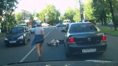 Povređenom čoveku prolaznici su prvi pritekli u pomoć