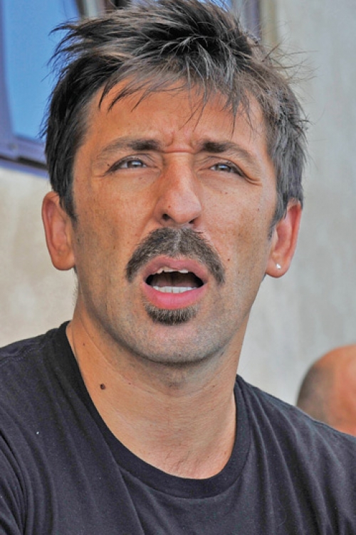 Svi u Hrvatsku na more,to od vas što ste išli su  skupljene pare za odbranu njihovih „generala“. Fuj. Ognjen Amidžić